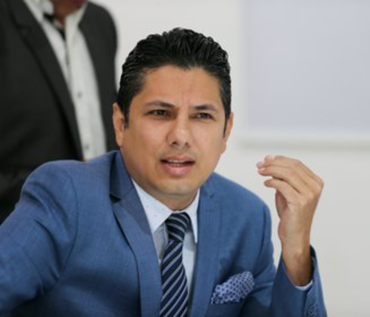 politicsecu's tweet photo. 📍"Me informan que Rafael Correa habría sufrido una baja de presión y una crisis emocional ante la presión por una posible operación internacional para capturarlo y trasladarlo a Ecuador"  manifestó Fernando Balda, Activista político https://t.co/d6YjSC01CK