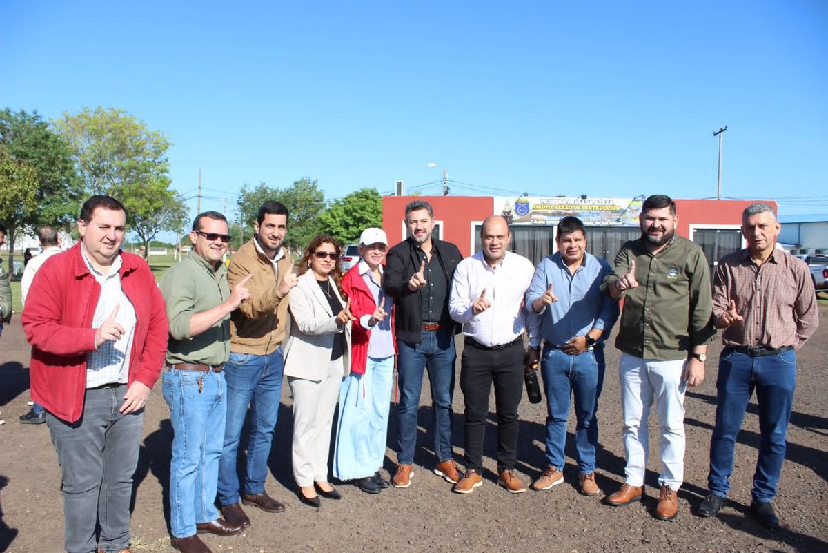 NotiRealPy's tweet photo. Encuentro del presidente en ejercicio @AllianaPedro con la dirigencia de Concepción.

"Compartimos una jornada de trabajo junto a la gobernadora Liz Meza, los diputados Arturo Urbieta y Virina Villanueva, y los candidatos de la Lista 1, conversando y coordinando las actividades de cara a las elecciones municipales del próximo 4 de octubre"