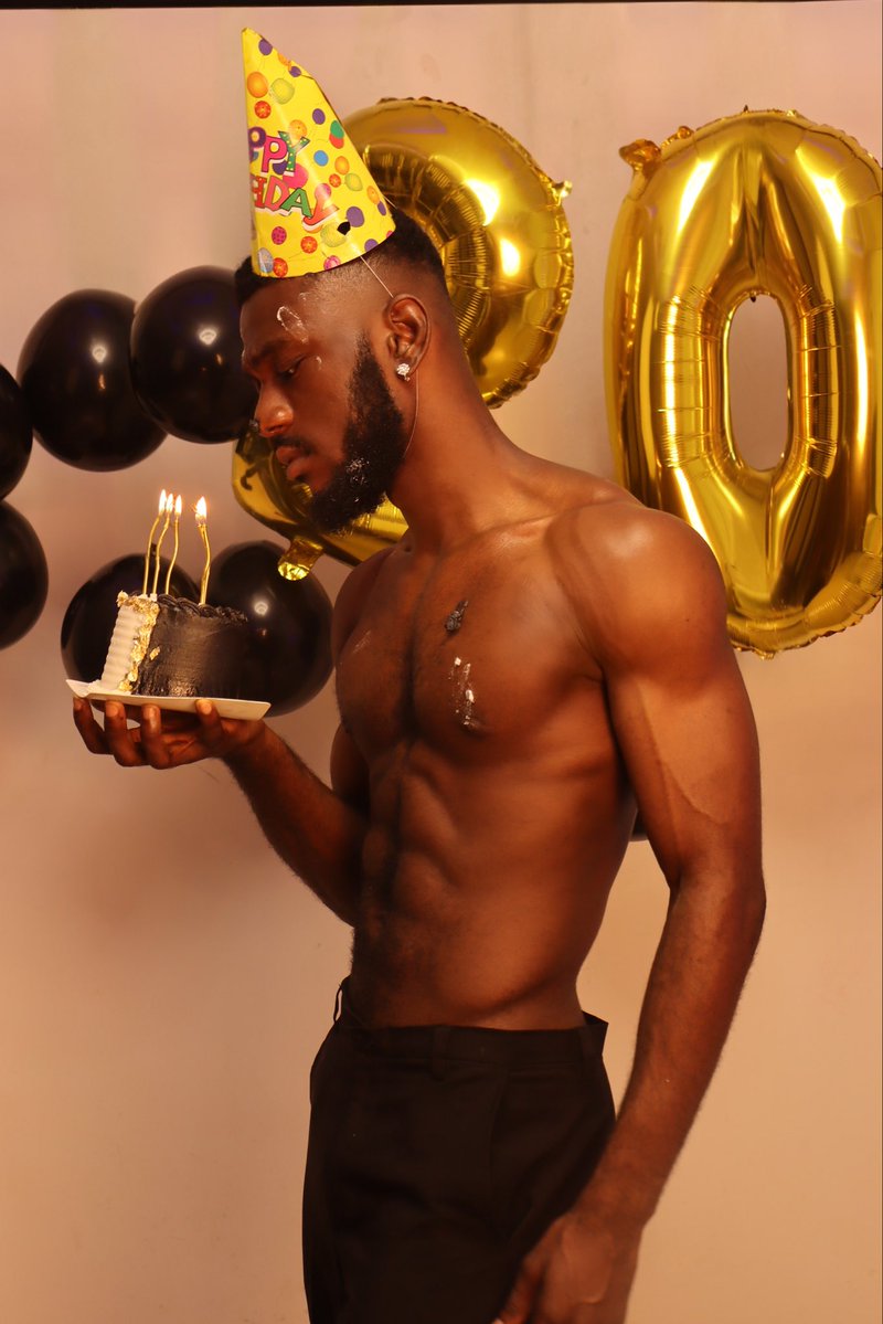 Favour_ekpeni's tweet photo. Its my birthday🎉 say a word of prayer https://t.co/6nEUsbw502