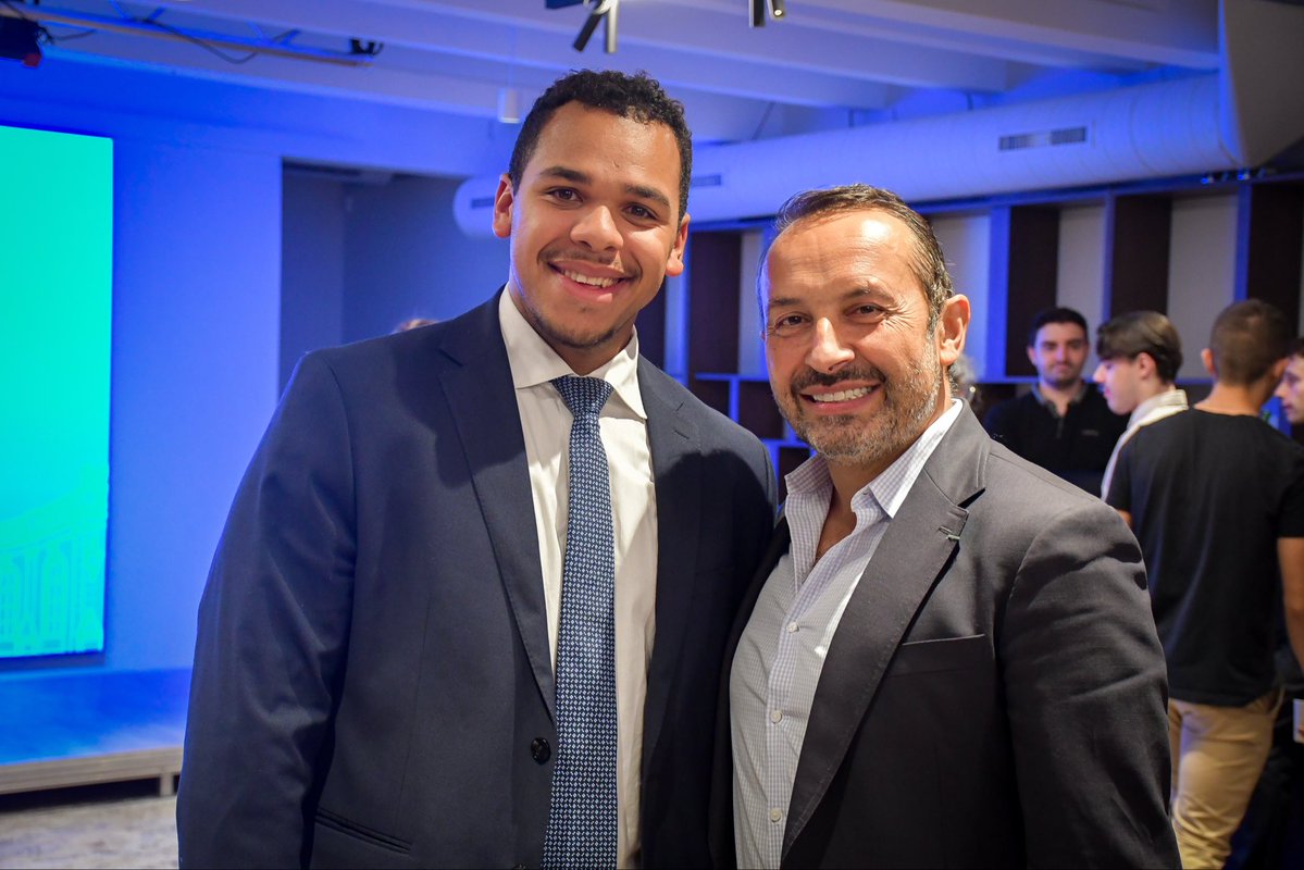 RNJ_off's tweet photo. 🔵 Hier soir, @TonyBonalair recevait @sebchenu dans le #ForumRNJ pour évoquer la campagne présidentielle et le rôle des jeunes, avant de répondre aux questions des militants et d’échanger avec eux !

🇫🇷 Rejoignez-nous : https://t.co/BjW1FWJtvL https://t.co/kxXfCojmBj