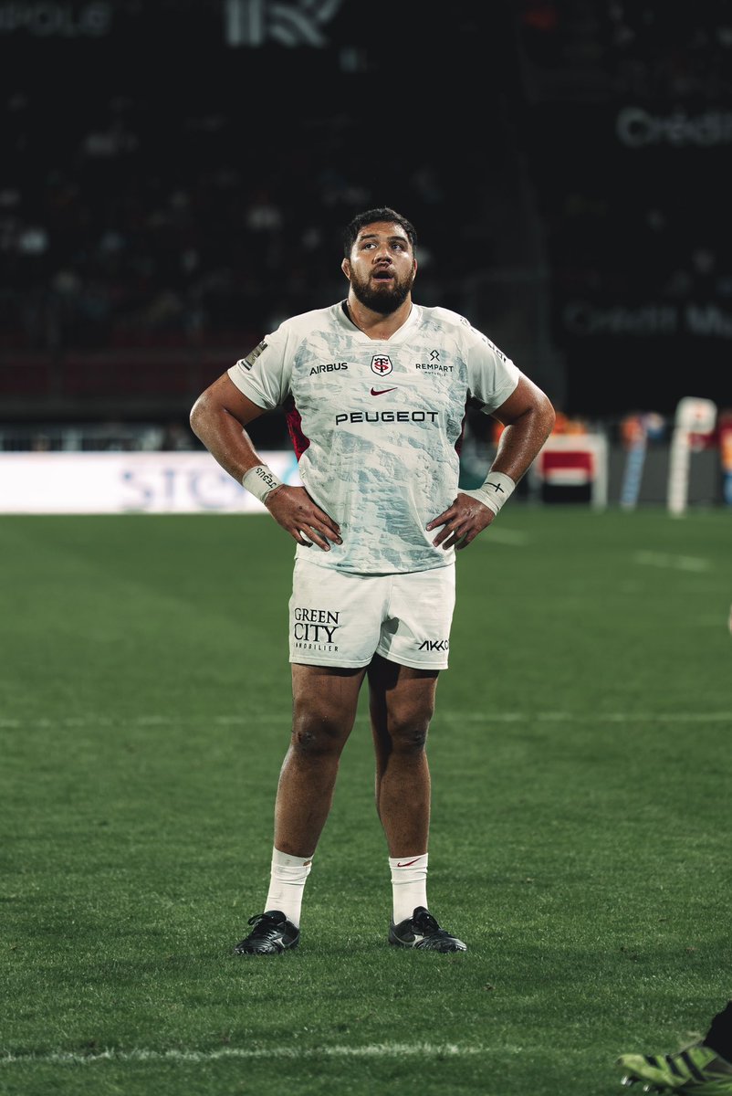 StadeToulousain's tweet photo. Tous avec Manny 💪🏻❤️‍🔥
 
À la suite d’une rupture du ligament latéral externe du genou gauche, notre deuxième ligne a été opéré avec succès. 
Il sera éloigné des terrains plusieurs mois afin de se rétablir correctement.

 L’ensemble du club lui souhaite un bon rétablissement pour ces mois à venir. 🙏🏻