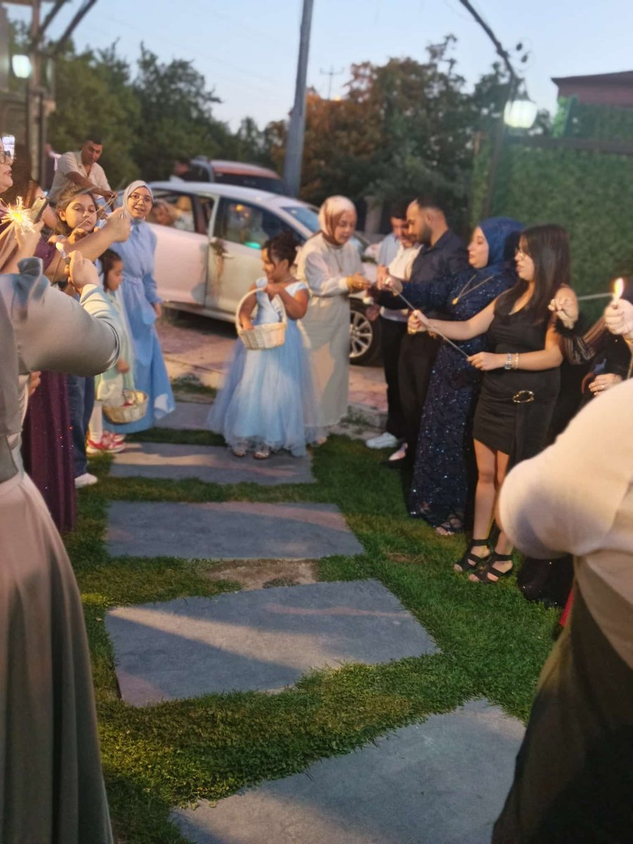 muserrefalpdgn's tweet photo. Sevgili Yeğenim Aybala Tuçe ve Eyüp 'ün düğünü ömür boyu çok  mutlu olun. https://t.co/0Df3cMiwiE