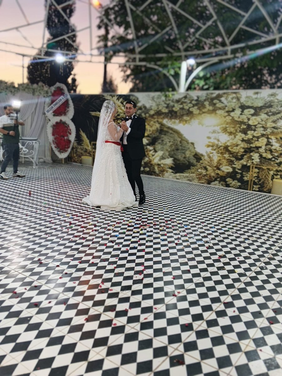 muserrefalpdgn's tweet photo. Sevgili Yeğenim Aybala Tuçe ve Eyüp 'ün düğünü ömür boyu çok  mutlu olun. https://t.co/0Df3cMiwiE
