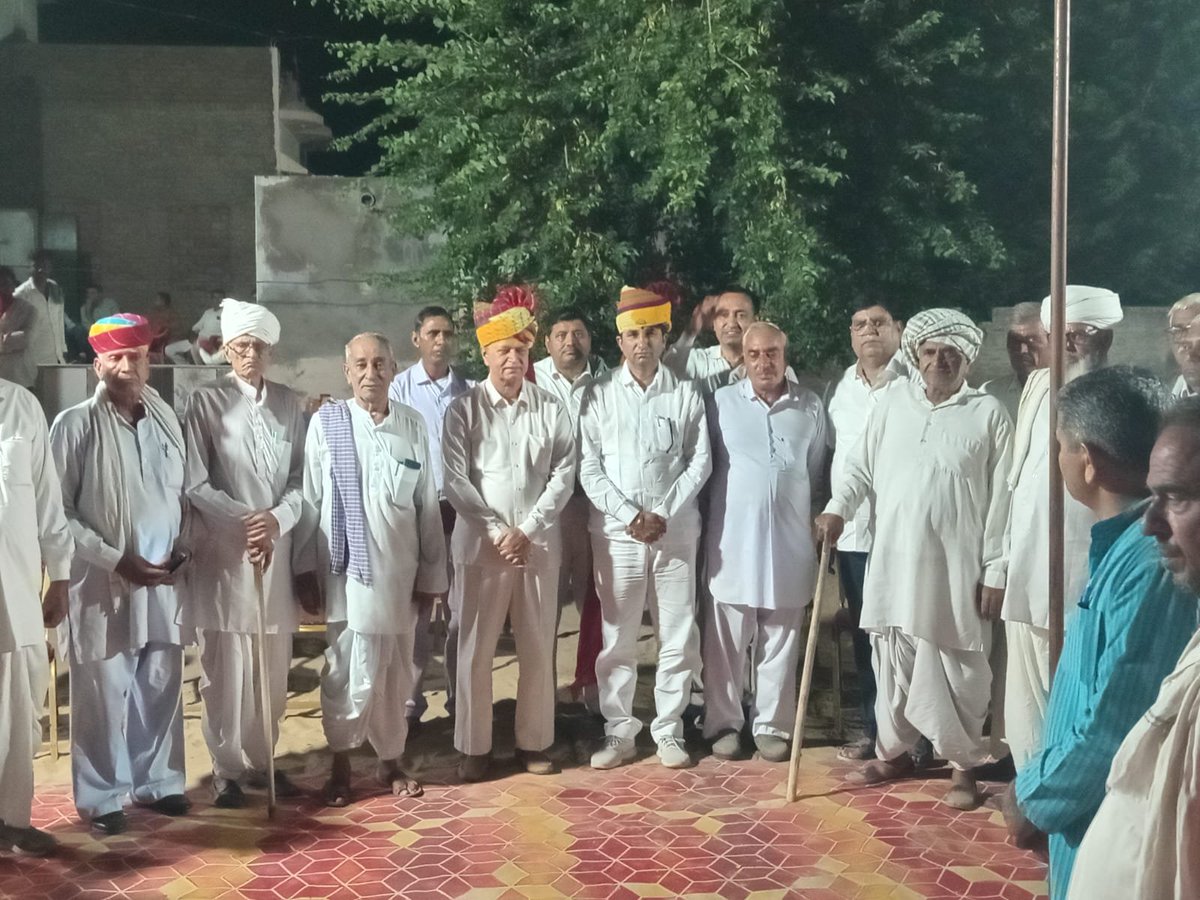 prdhangovindram's tweet photo. आज दिनांक 24 सितंबर 2026 को लूणकरणसर विधानसभा क्षेत्र के गांव राजपुरा हुडान में  खुमानाराम जी हुड्डा के घर पर सामाजिक कार्य में पूर्व मंत्री वीरेंद्र जी बेनीवाल एवं पूर्व प्रधान गोविंद राम गोदारा उपस्थित हुए https://t.co/qce2sdwTHf