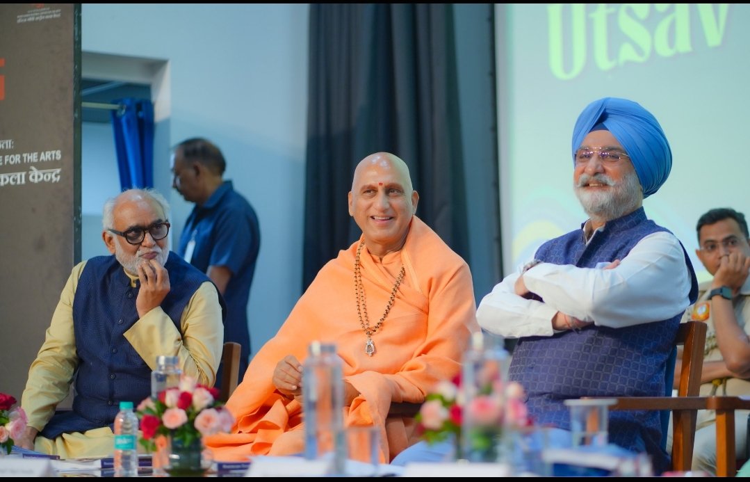 Bhumika00883545's tweet photo. @AvdheshanandG @AcharyaSabha @HariharAshram @LtGovDelhi @narendramodi @AmitShah @FoundationLadli @kishorekaya @SureshChavhanke @gupta_rekha @ignca_delhi पूज्य श्री गुरुदेव प्रभु श्री जी आपके दिव्य श्री चरणों में हृदय से सादर नमन वंदन प्रणाम!
श्री गुरु शरणम्!
🪷🙏🙏🙏🪷
#7वाँ_नदी_उत्सव #इन्दिरा_गाँधी_राष्ट्रीय_कला_केन्द्र #savenature #saveearth #savewater #AvdheshanandG_Quotes
💐🪷🪷🌹🙏🙏🙏🌹🪷🪷💐 https://t.co/AoMs4et2iG