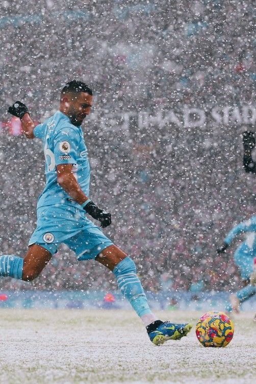 Cityzen_jnr1's tweet photo. Winter Mahrez was prime RONALDINHO https://t.co/E2LHhE1Kn1