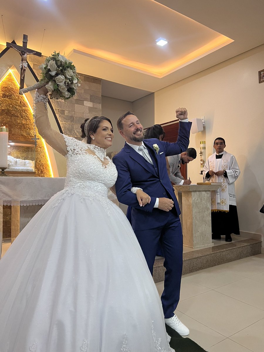 bynunnez's tweet photo. esse casamento foi o evento do ano (meus pais https://t.co/4yr8Opg5eN
