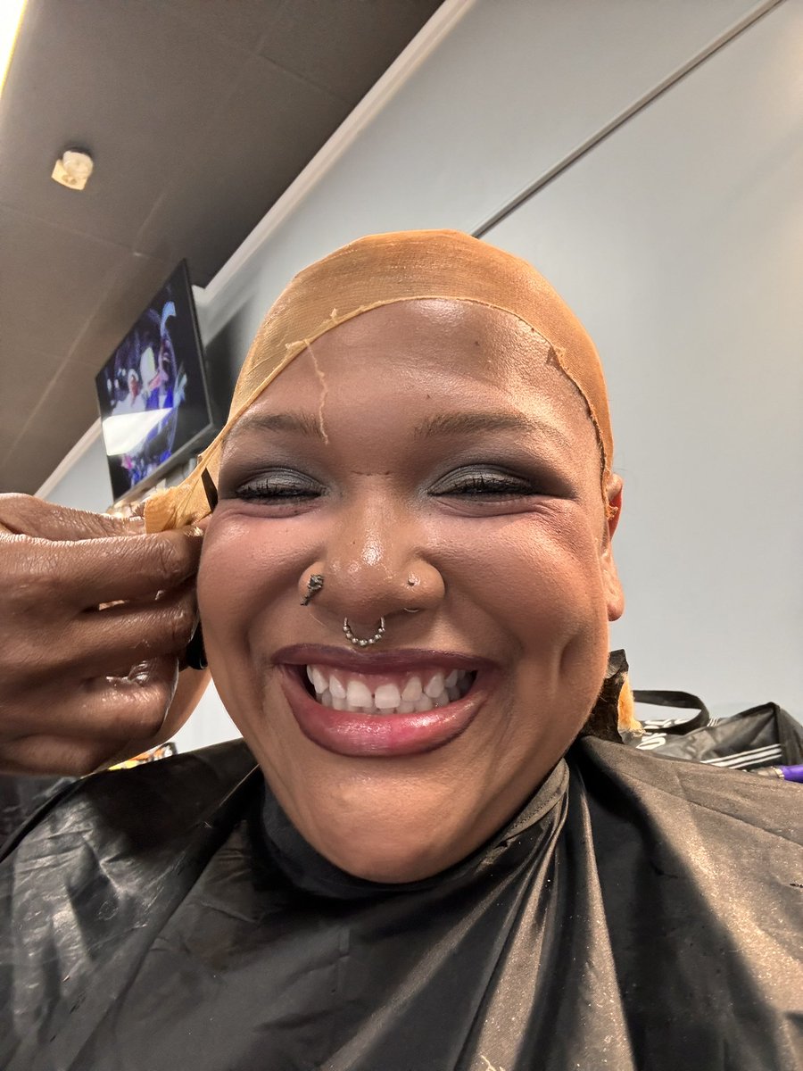 reenybobeeny's tweet photo. I love the Steve Harvey part of the hair appt https://t.co/Kpp5JDv9ig
