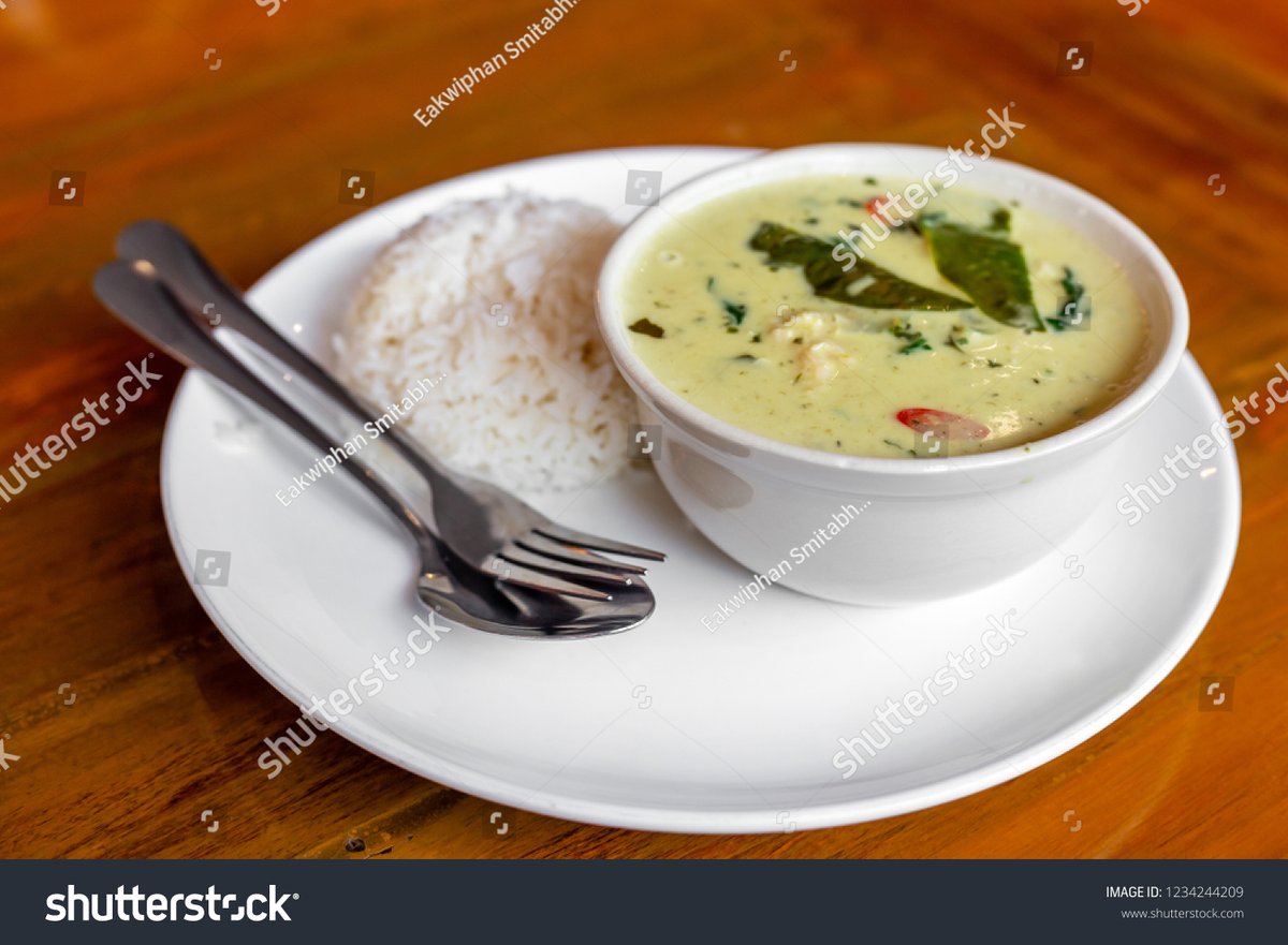 Imah11393061's tweet photo. Craving bold flavors Try tonight’s standout dish: Thai green curry with jasmine rice! Creamy coconut milk, aromatic herbs, and tender veggies make every bite perfect. https://t.co/2NxVY54ueb