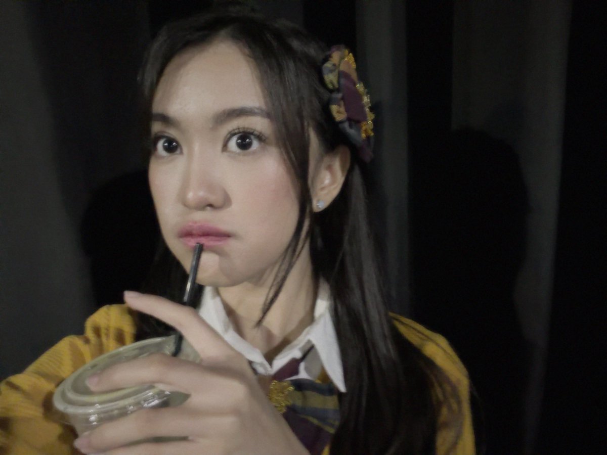 Greesel_JKT48's tweet photo. thank you for todayyy see you hari sabtu nanti yaaa selamat istirahat malam inii🫶🏻🫶🏻🫶🏻🌙✨ https://t.co/3U6y8EMRRa