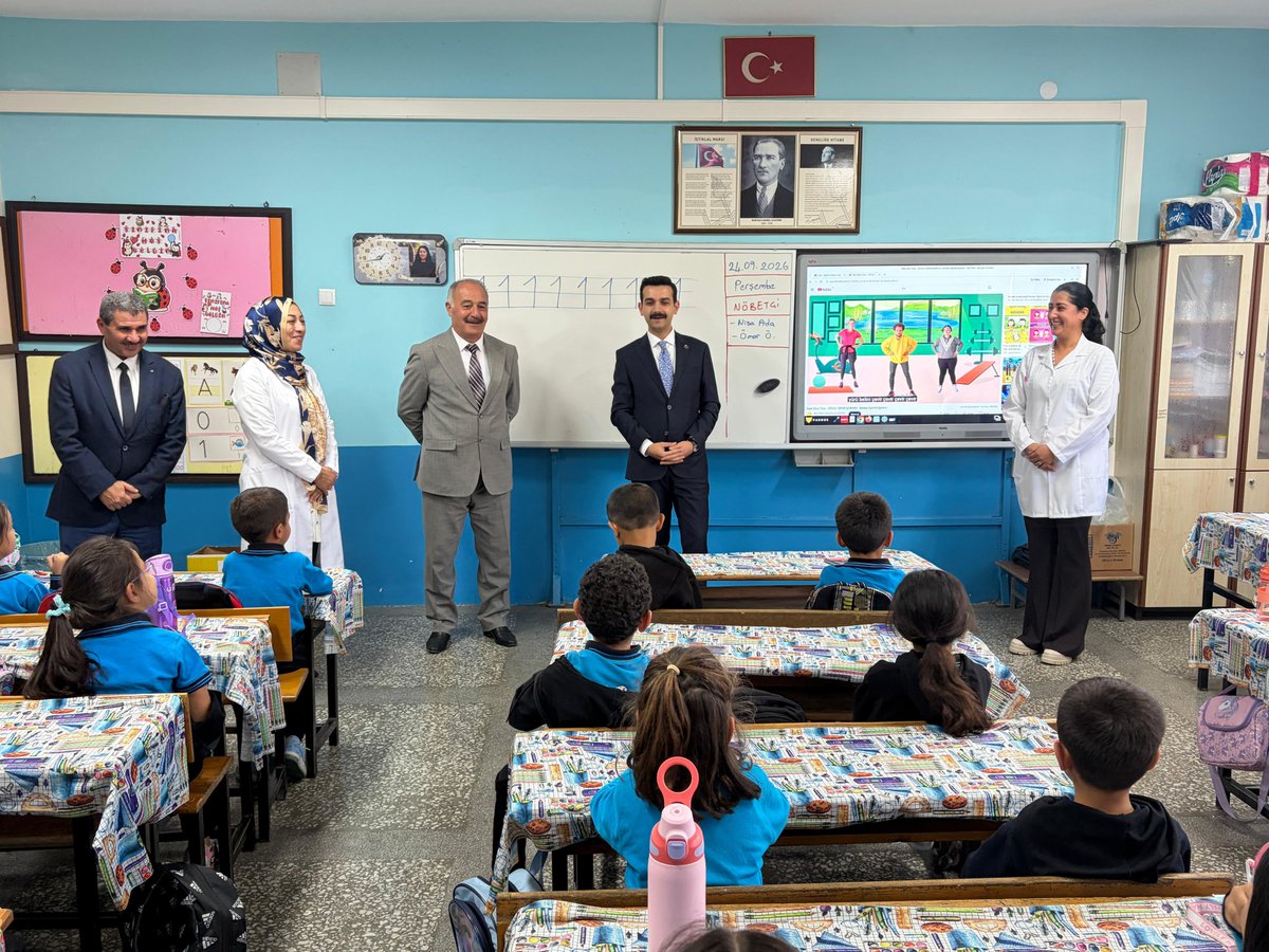 tcsultandagi's tweet photo. Kaymakamımız Muhammet ÇINARKA, yeni eğitim öğretim yılının başlaması vesilesiyle gerçekleştirdiği okul ziyaretleri kapsamında Yeşilçiftlik İlkokulunu ve Yeşilçiftlik Ortaokulunu ziyaret etti. https://t.co/ZgEtc8CtAu