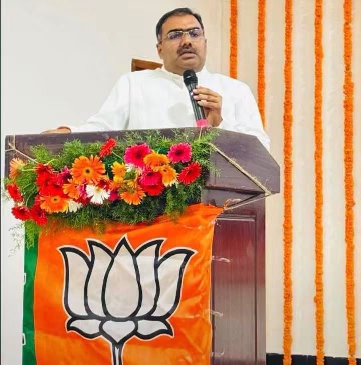 opmeghwalbjp's tweet photo. भारतीय जनता पार्टी, मध्यप्रदेश के संगठन महामंत्री मनोनीत होने पर माननीय श्री #चंद्रशेखर_जी को  हार्दिक-हार्दिक बधाई एवं शुभकामनाएँ।

आपका व्यापक संगठनात्मक अनुभव और कुशल नेतृत्व निश्चित रूप से मध्यप्रदेश भाजपा को नई दिशा और नई ऊर्जा प्रदान करेगा।
@chshekharbjp @BJP4MP https://t.co/rtE2L3Y30A