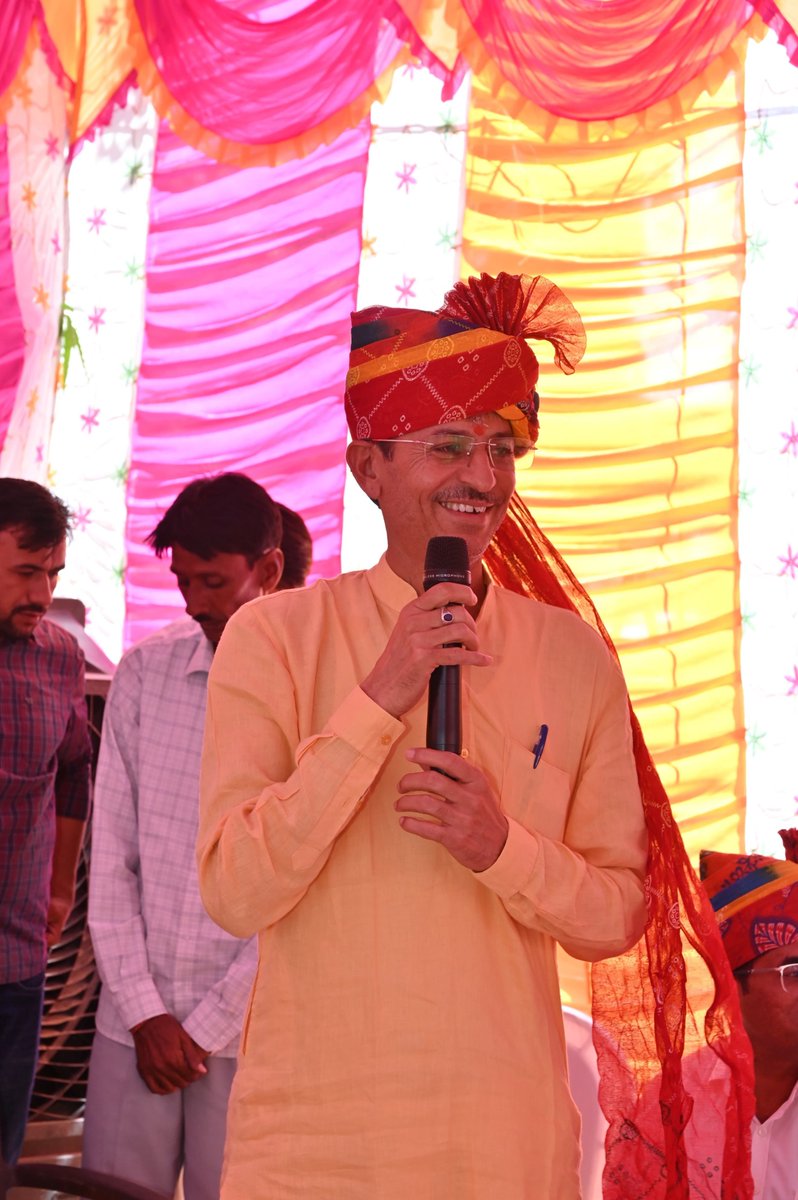 sanwalaramm's tweet photo. #भीनमाल नगरपालिका के नवनिर्वाचित अध्यक्ष श्री मनोज जी गुप्ता एवं उपाध्यक्ष श्रीमती मफी देवी जी के पदभार ग्र��ण समारोह में सम्मिलित होकर उन्हें हार्दिक बधाई एवं शुभकामनाएँ प्रेषित की।
#Sanwalaram #Bhinmal #Jalore #Rajasthan #NikayChunav #TripleEngineInRajasthan

@BhajanlalBjp @madanrrathore @ajaeybjp @NitinNabin @blsanthosh
@narendramodi @DrSatishPoonia @KumariDiya @DrPremBairwa