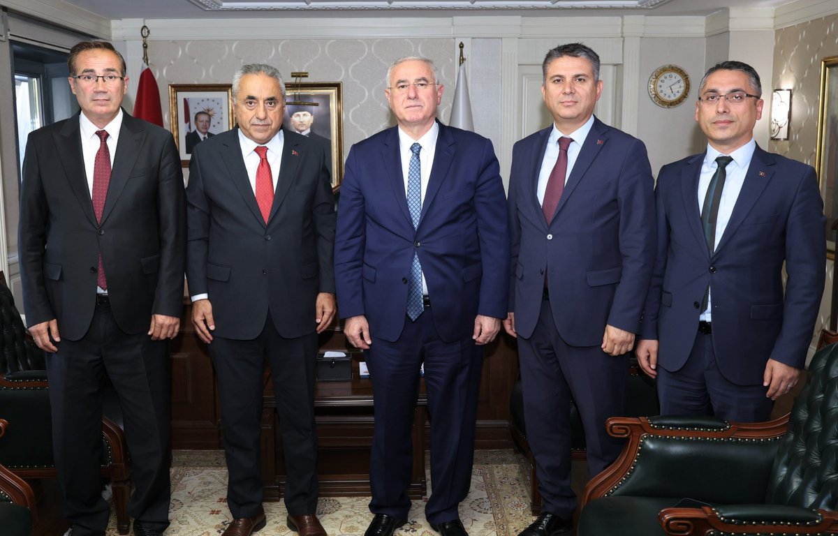TurkesGuney's tweet photo. 📌 KAMU DENETÇİLİĞİ KURUMU BAŞKANIMIZA ZİYARET

📌 Genel Başkanımız Türkeş Güney, Genel Başkan Yardımcımız Serkan Şengül, Ankara 9 Nolu Şube Başkanımız Ömer Çakmak ve İşyeri Temsilcimiz Veysel Çekerek ile birlikte Kamu Denetçiliği Kurumu Başkanımız Başdenetçi (Ombudsman) Mehmet Akarca’yı ziyaret ettiler.

📌 Nazik kabulü ve misafirperverlikleri için Sayın Sayın Başkanımıza teşekkür ederiz.