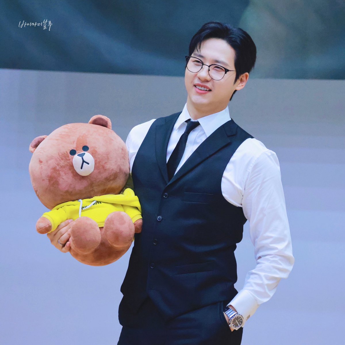 bymyblue's tweet photo. 260924 제일좋아하는 곰둘🐻🐻
#신우 #신뽀 #CNU #REAL #IBL https://t.co/Nuh2YhP0iB