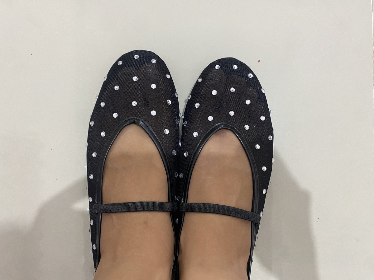 rembqn's tweet photo. @verixsh oot aku mau nawarin sepatu ku kaa. baru 2x dipakai💕💕💕 https://t.co/QnzyMT1WNZ