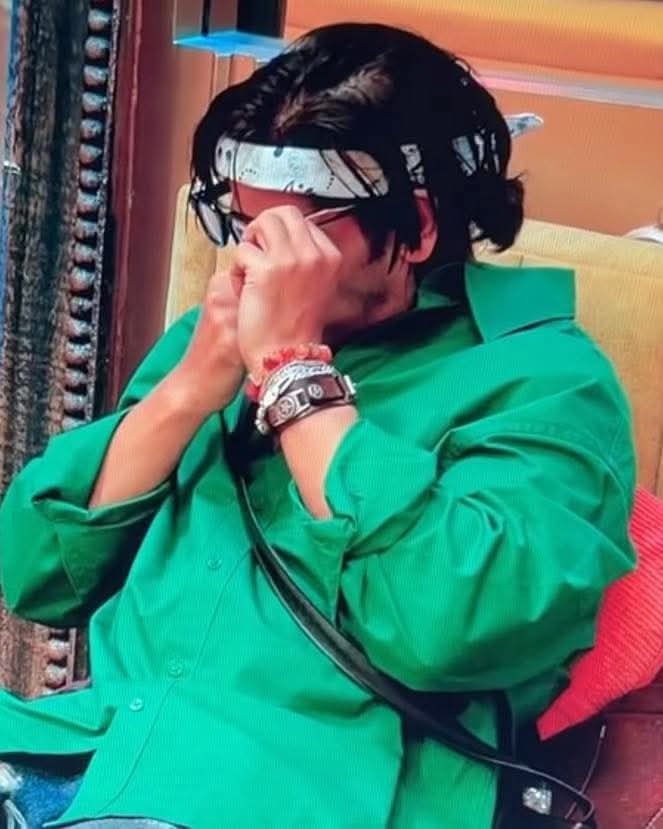 MuntahaNamira's tweet photo. 3 din se #BiggBoss20 nahi dekha. #QaziTouqeer fans ke posts padhti hoon aur share kiye videos dekhti hoon. #BiggBoss ke history mein aisa jealous aur chhoti soch wala bully group nahi dekha. Qazi ke liye beizzati aur nafrat mujhse bilkul bardasht nahi hoti. https://t.co/0yNGL5yRQR