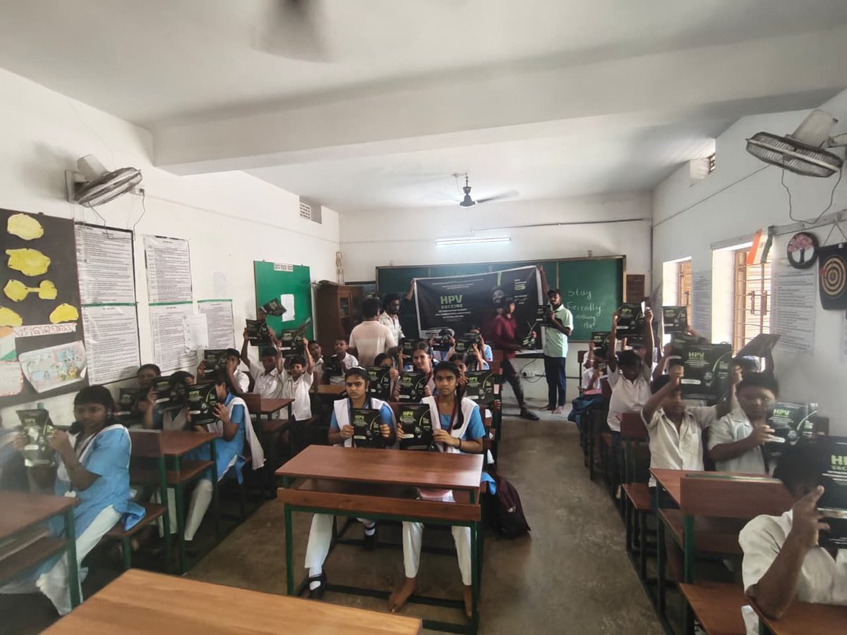 aafa_odisha's tweet photo. ALLUARJUN FANS ASSOCIATION BERHAMPUR ODISHA🖤

EVENT-7

 HPV AWARNESS PROGRAM COMPLETE SUCESSFULL✅

@alluarjun
@imsarathchandra
@ArjunKumar_AAA
@AAFAOnline

 #AAFASupportsHPVDrive
#HPVVaccine
#CervicalCancerAwareness
#SwasthNariViksitBharat https://t.co/Qj0EdVU9L0