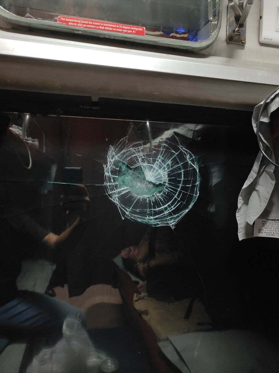 iamvin29's tweet photo. Travelling from RNC to NDLS (20407) in Rajdhani Express. Someone threw a stone at the Glass Window while my entire family was sleeping. Definitely not safe 

@RailMinIndia @RailwaySeva @RailwayNorthern @Central_Railway @IRCTCofficial https://t.co/RvJsN6RnzK