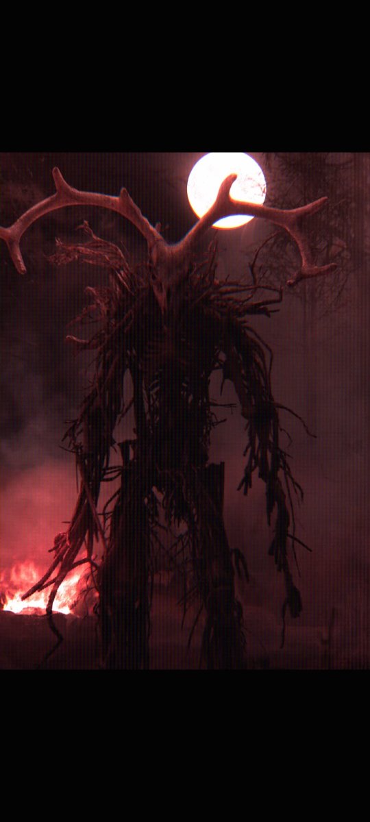 ProhNando's tweet photo. @Darku200212 @CartoonsOTMoon A lo mejor y solo es la skin del wendigo, parece ser lo mismo https://t.co/TcU68tCMZ8