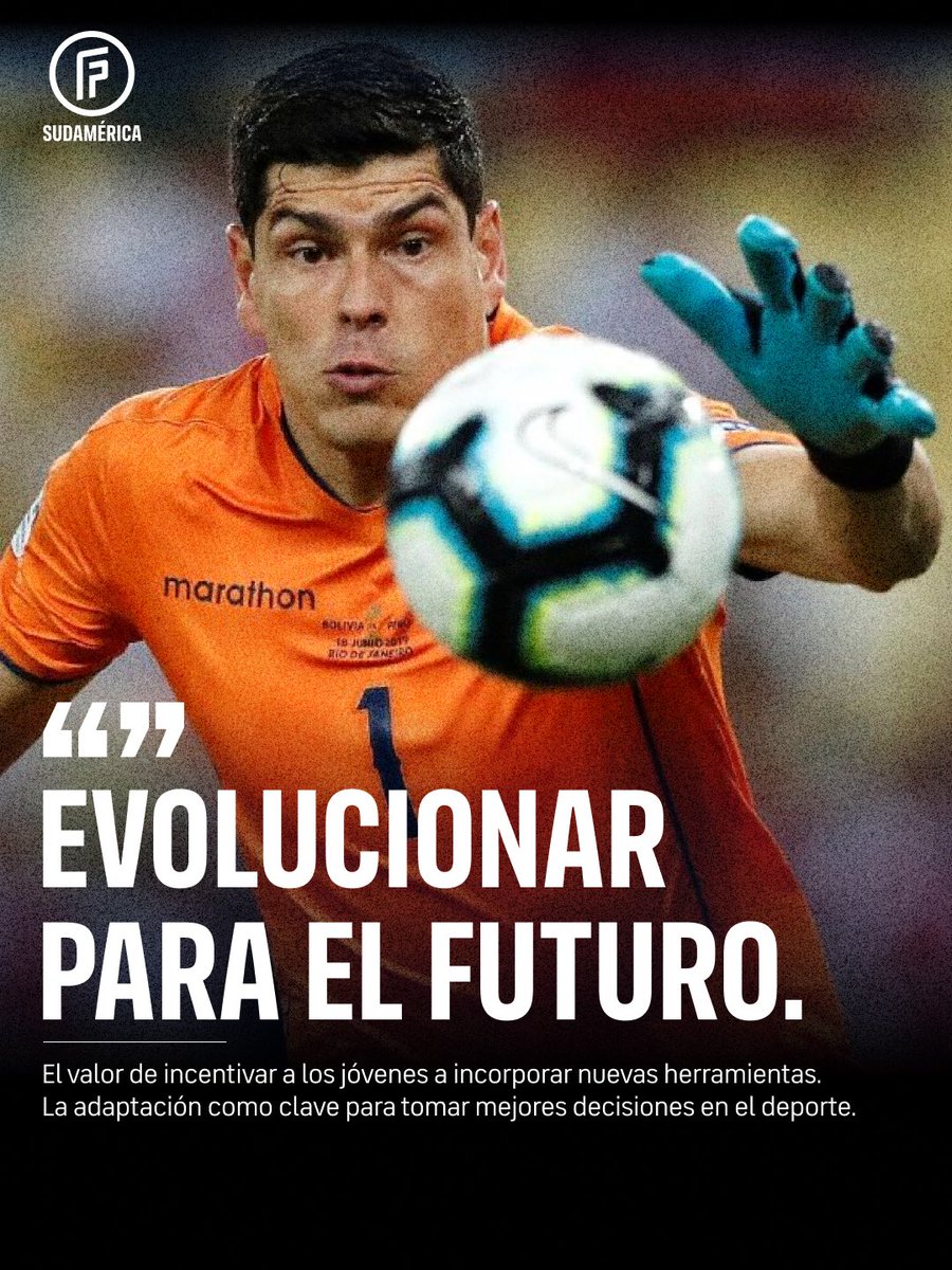 FIFProAmerica's tweet photo. #Embajadores | @carloslampe1

A partir de los 30 años, Carlos Lampe decidió iniciar su formación para el día después del fútbol. 

🔗 https://t.co/KJ29MY2kdk

El arquero de Bolívar y de la Selección Boliviana destaca la necesidad de ser multifacéticos y entender que la preparación académica no compite con la alta exigencia, sino que brinda herramientas reales para decidir el futuro con criterio.

@FIFPRO • @CONMEBOL