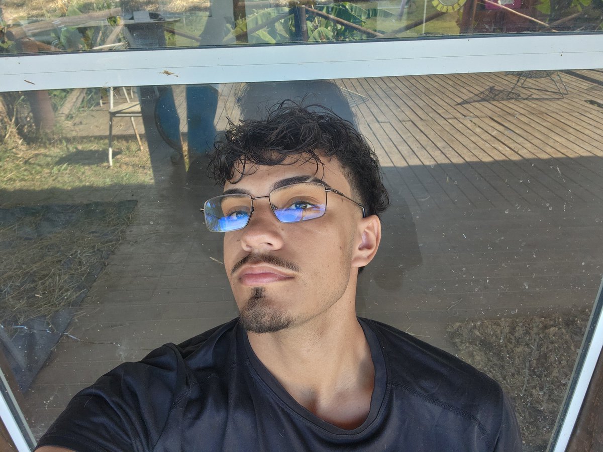 Xurimpzada's tweet photo. saudade de eu com o cabelin curto 😭💔 https://t.co/UUcdshuaO9