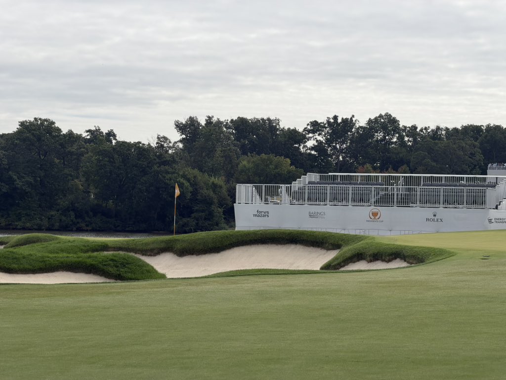 MikeCocking's tweet photo. Nice….hard back left on 15 (club #1) https://t.co/yZOVOsJFIt