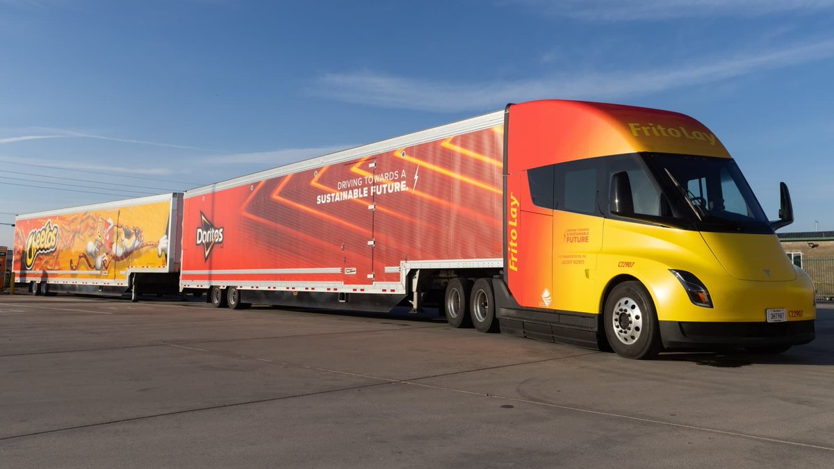 AutoTechAwards's tweet photo. Tesla eyes European freight market with long-delayed Semi truck - CNBC
https://t.co/wKPvEsHKBI
#autotech #automotive #selfdriving #electricvehicles #automotiveinnovation #smartcars https://t.co/wS7lqR4zdf