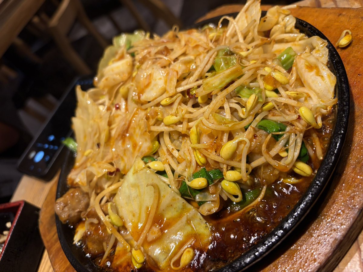 mutou_nyan's tweet photo. 飲んで食って死にかけ(×～×) https://t.co/X5TicAqK5X