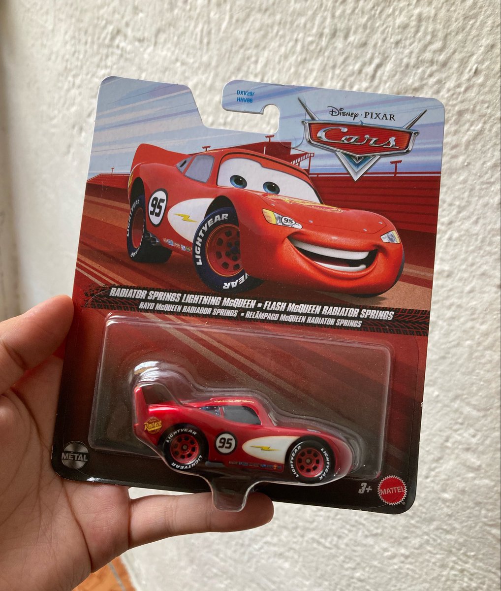 yuneim210's tweet photo. THE #1 FAN OF RS MCQUEEN HAS RECIVED THE DIECAST

AAAAAAAAAAAAAAAAAA HE IS SOOOOOO GORGEOUS HELP ME😭❤️ https://t.co/dIHHMkYFJo