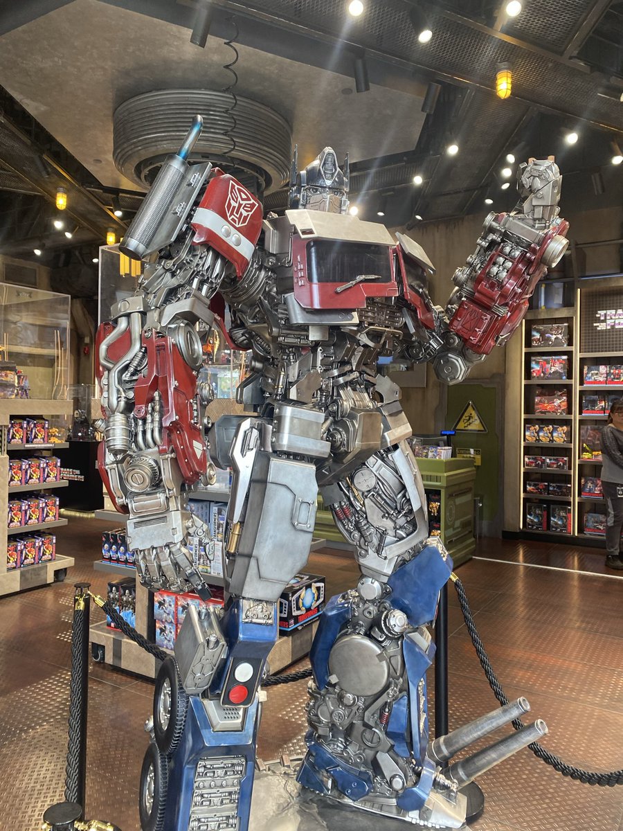 velsmells's tweet photo. You met me at a very transformers time in my life https://t.co/SVO4VMGd9h
