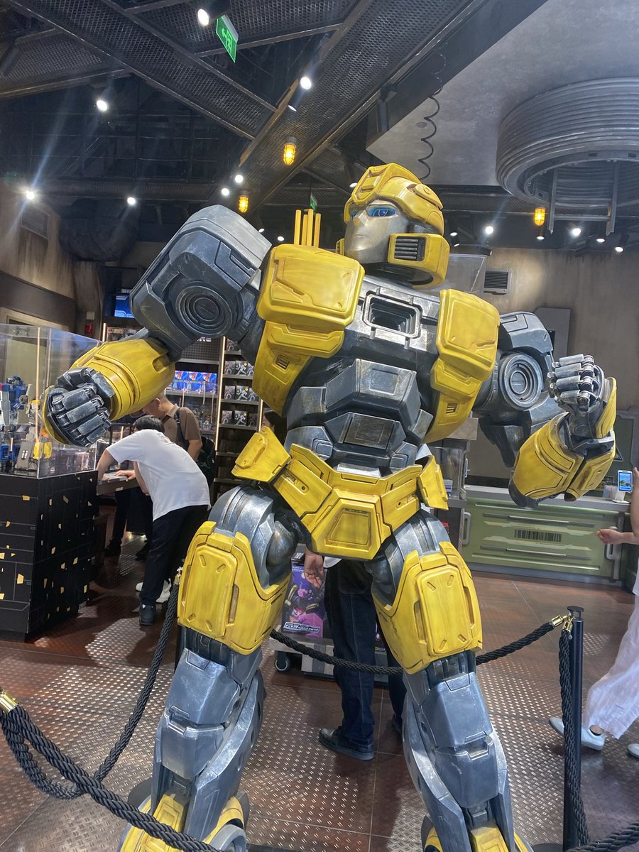 velsmells's tweet photo. You met me at a very transformers time in my life https://t.co/SVO4VMGd9h