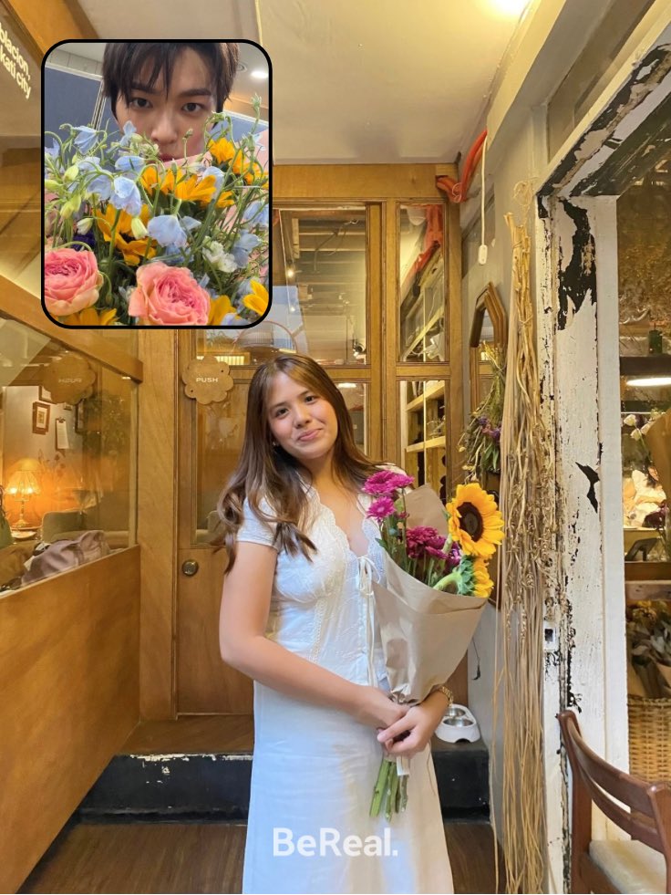 eomceah's tweet photo. sunflowers and #건호, 
the best photographer. ♡ 

 #cosd #coerselcaday https://t.co/PbL4Whs1WI