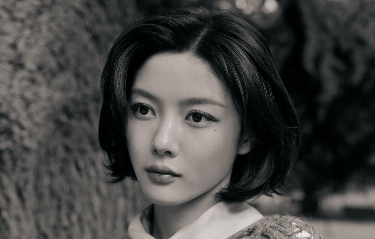 kdramamiss's tweet photo. yoojung new pictorial she's literally a work of art https://t.co/tg7fCBUlZB