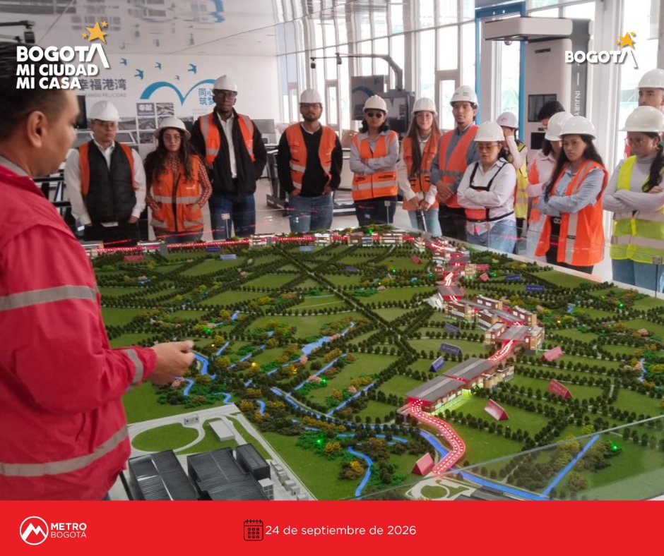 MetroBogota's tweet photo. #NuestroMetroAvanza y la academia se fortalece.
Recibimos a estudiantes del Semillero del Programa de Investigación en Transporte, Movilidad y Territorio (PIT) de la @BogotaUNAL, interesados en conocer el proceso constructivo y evidenciar los avances de la Línea 1 del Metro 🚝. https://t.co/rHzNLVgWbe