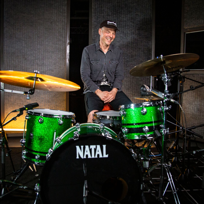 MEDLabBoulder's tweet photo. How do we pay attention to music?

This month on Looks Like New, host Alex Lipka speaks with educator and drummer, Steve Lamos on his relationship with education, writing, music, and infrastructure of the industry. 
#MEDLab #Music #Writing https://t.co/ZfEuY7gqMQ