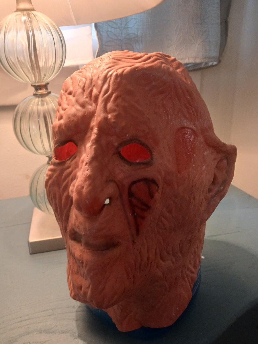 Amazingthrifts's tweet photo. Check out 1987 The Line Heron Venture #FreddyKrueger Nightmare On Elm Street 3 #Mask https://t.co/6KX5xVlx2u #eBay via @eBay https://t.co/YoxerBLAsD