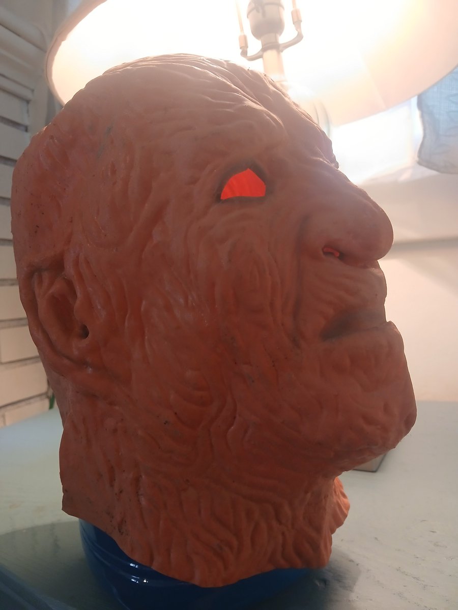Amazingthrifts's tweet photo. Check out 1987 The Line Heron Venture #FreddyKrueger Nightmare On Elm Street 3 #Mask https://t.co/6KX5xVlx2u #eBay via @eBay https://t.co/YoxerBLAsD