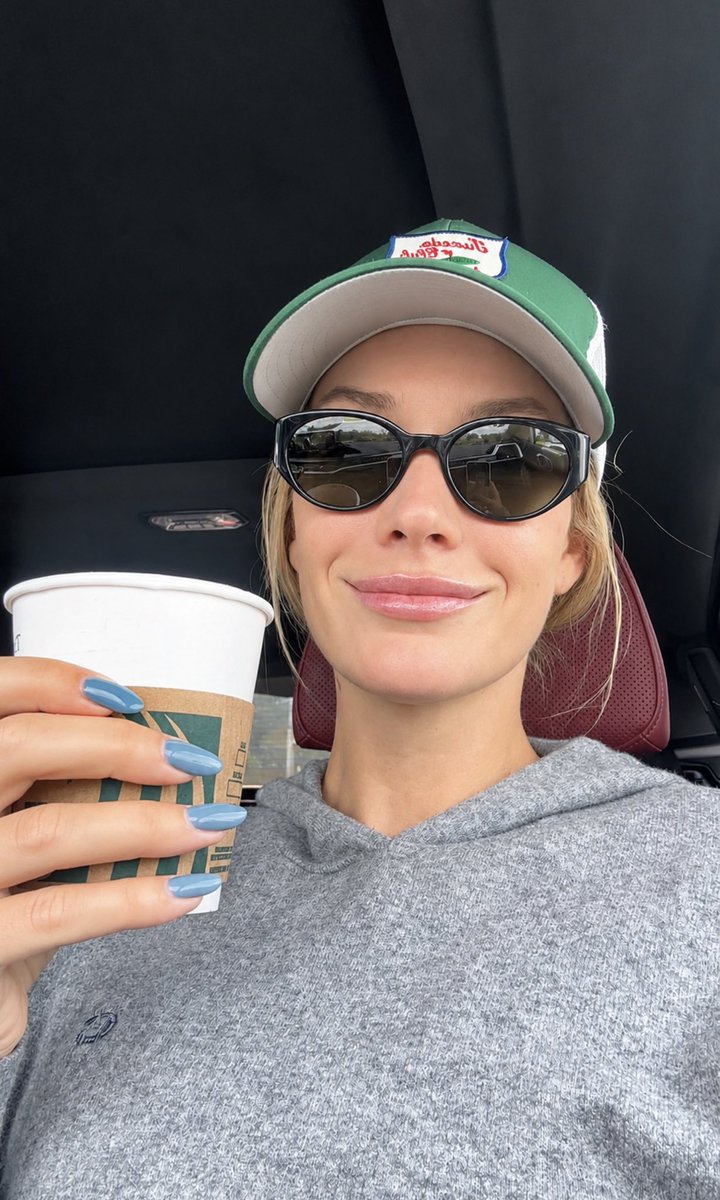 Golfspiranbabe's tweet photo. Morning 🥤☕️ https://t.co/ejKPPMcvSS