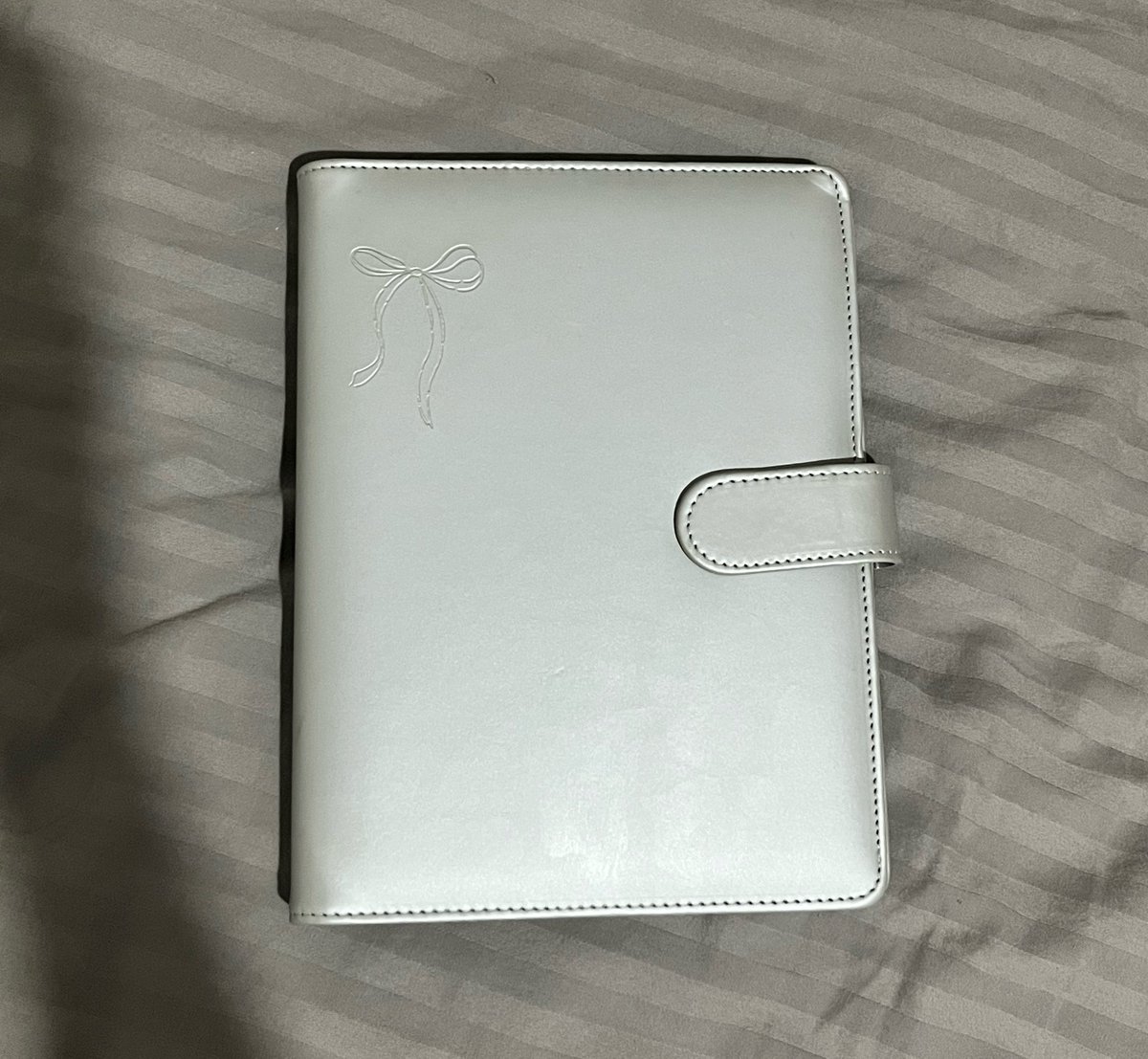 szgreu's tweet photo. binder satis 800 tl ilgilenen varsa dm atabilir acil satmam gerekiyo. 
@bujosatis @bujo_go @Bujosatistr https://t.co/VZMQVI8Iko
