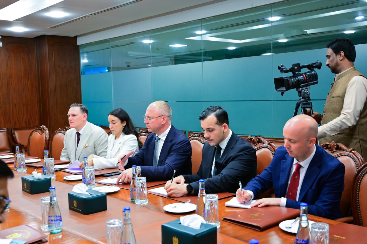 ForeignOfficePk's tweet photo. Acting Foreign Secretary Ambassador Khalil Hashmi received a delegation of Members of the European Parliament, led by MEP Mary Khan-Hohloch of AfD party of Germany.

The two sides had a candid and constructive exchange of views on Pakistan-EU relations, including GSP+, legislative reforms and regional developments. The MEPs appreciated Pakistan’s mediation role in the US-Iran conflict and showed understanding of Pakistan’s perspectives on core issues. 

The interaction provided a useful opportunity to better understand each other’s perspectives and reaffirm the importance of continued dialogue and engagement between Pakistan and the EU.