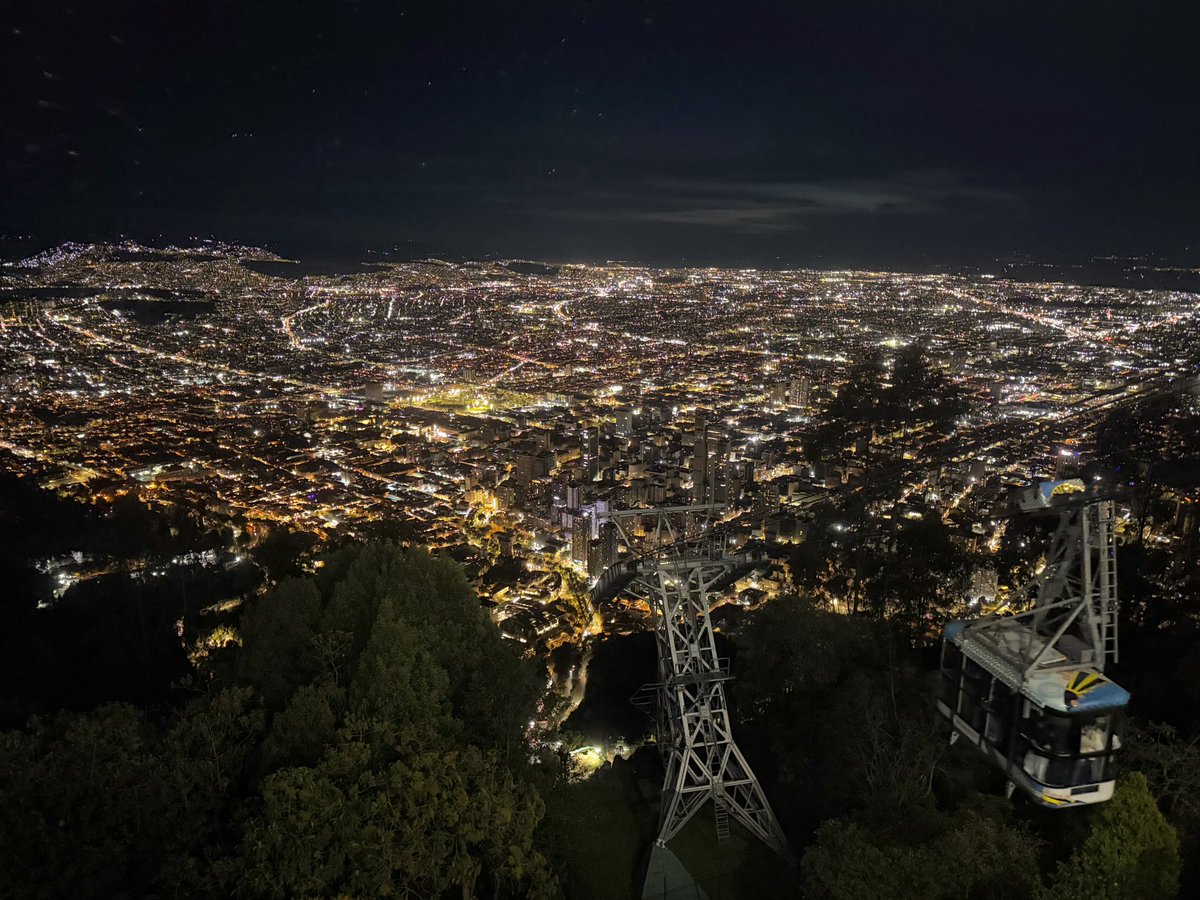 NitoMorales's tweet photo. Hermosa Bogotá. #CerrodeMonserrate https://t.co/PEMQ73YGDL