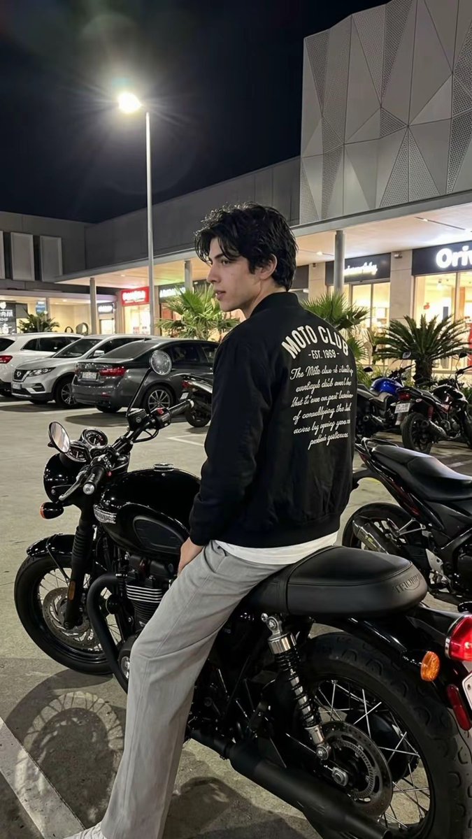 kingfujoshi309's tweet photo. prince is on his way to pick up his knight

#RoyalBloodAndMafiaKnight 
#ArianConti 
#CalebWhitmore https://t.co/dWMHiqAc7E