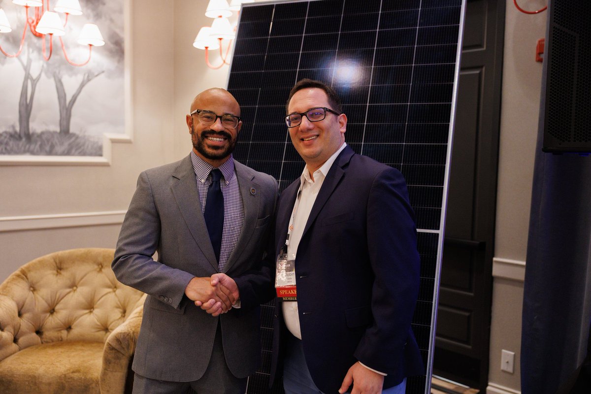 SolarChesapeake's tweet photo. Congrats again to three of this year's Clean Energy Champion Award recipients: Kim Coble, @EnergyChiefVA & Rick Peters! Honored to celebrate them in person at the CHESSA Energize Summit.
#CHESSA #CleanEnergyChampions https://t.co/95q5W5rXw7