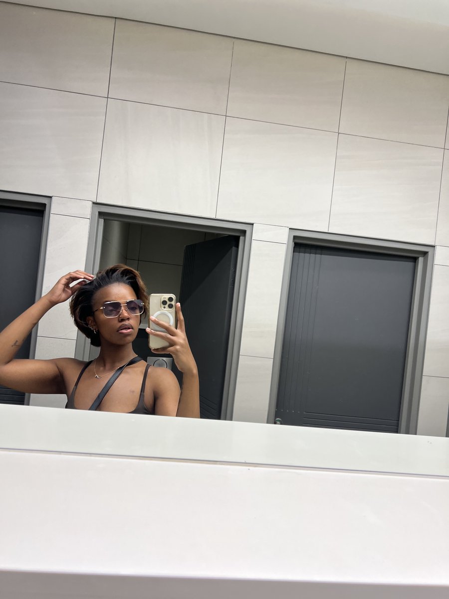 dineoMamabolo_'s tweet photo. ✨ https://t.co/uDZKOdNTpL