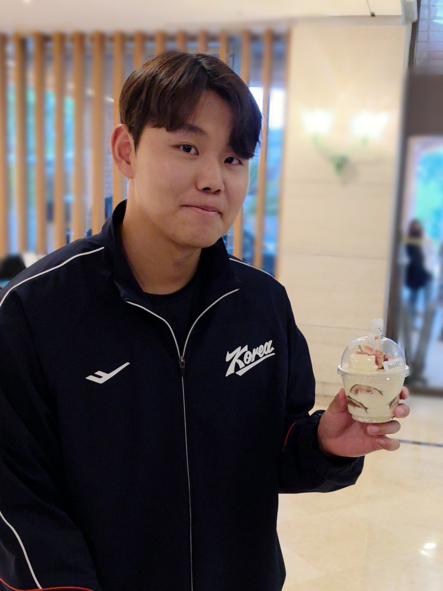 yakyuarea's tweet photo. 아들램 생일도 추카해줫어요🎂🎉🤸‍♀️🎶🥳 
아겜 명단 발표된 날 진짜 조아햇는데🥹🥹🥹🥹🥹🥹🥹🥹 건강히 다녀오길 소형준 파이팅👊👊👊 https://t.co/baxWgpMWNf