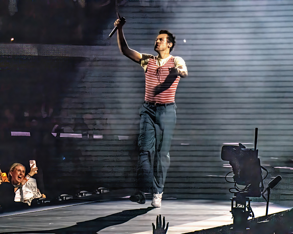 amymckeonphoto's tweet photo. Harry Styles (@Harry_Styles) - Together Together - New York City MSG N7 (09.09.26) #TogetherTogether #MSGN7 https://t.co/6ybPwQYrad