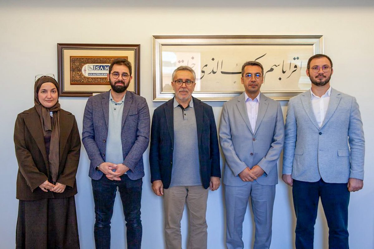ilmietudler's tweet photo. İlmi Etüdler Derneği (İLEM) Yönetim Kurulu Başkanı Prof. Dr. Ramazan Tiyek ve Yönetim Kurulu Üyeleri, Türkiye Diyanet Vakfı İslam Araştırmaları Merkezi (İSAM) Başkanı Prof. Dr. Murteza Bedir’e nezaket ziyaretinde bulundu.

Ziyaret kapsamında, eğitim ve akademik çalışmalar üzerine karşılıklı değerlendirme ve istişare yapıldı; kurumlar arası iş birliği imkânları ele alındı.

Misafirperverliği için Prof. Dr. Murteza Bedir’e teşekkür ediyor, çalışmalarında muvaffakiyetler diliyoruz.