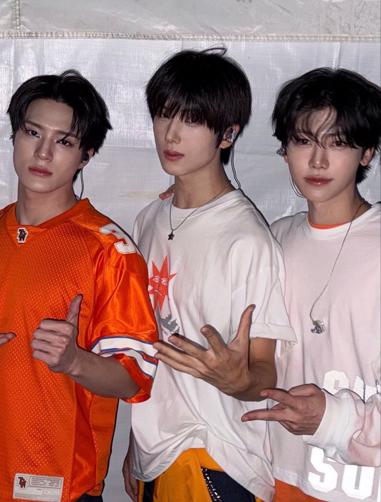 jungshasa's tweet photo. triple J https://t.co/eZrfYY9Mjt