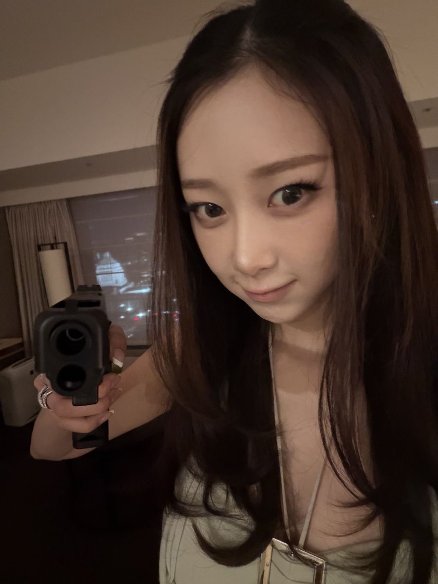 pompuning's tweet photo. CUIDADO!! japonesa lesbiana fuera de control https://t.co/EzALscJz5U